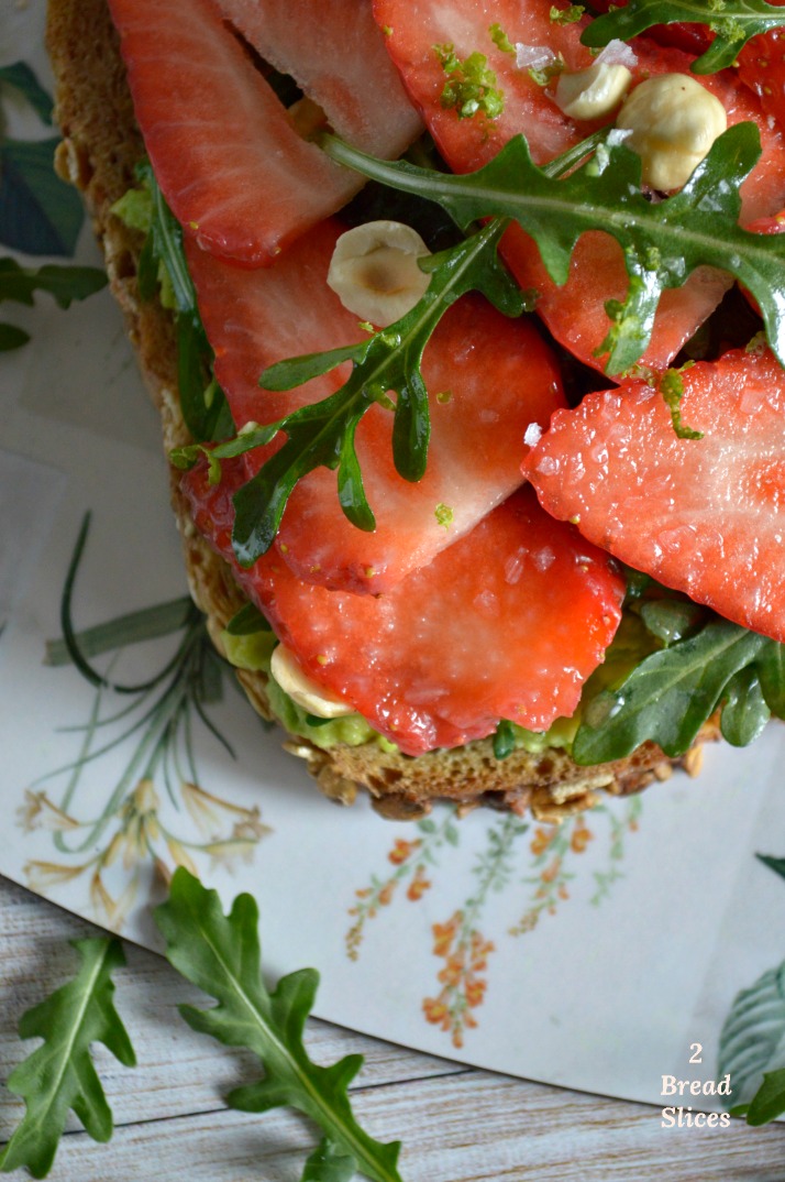 Sandwich de Fresas y Aguacate