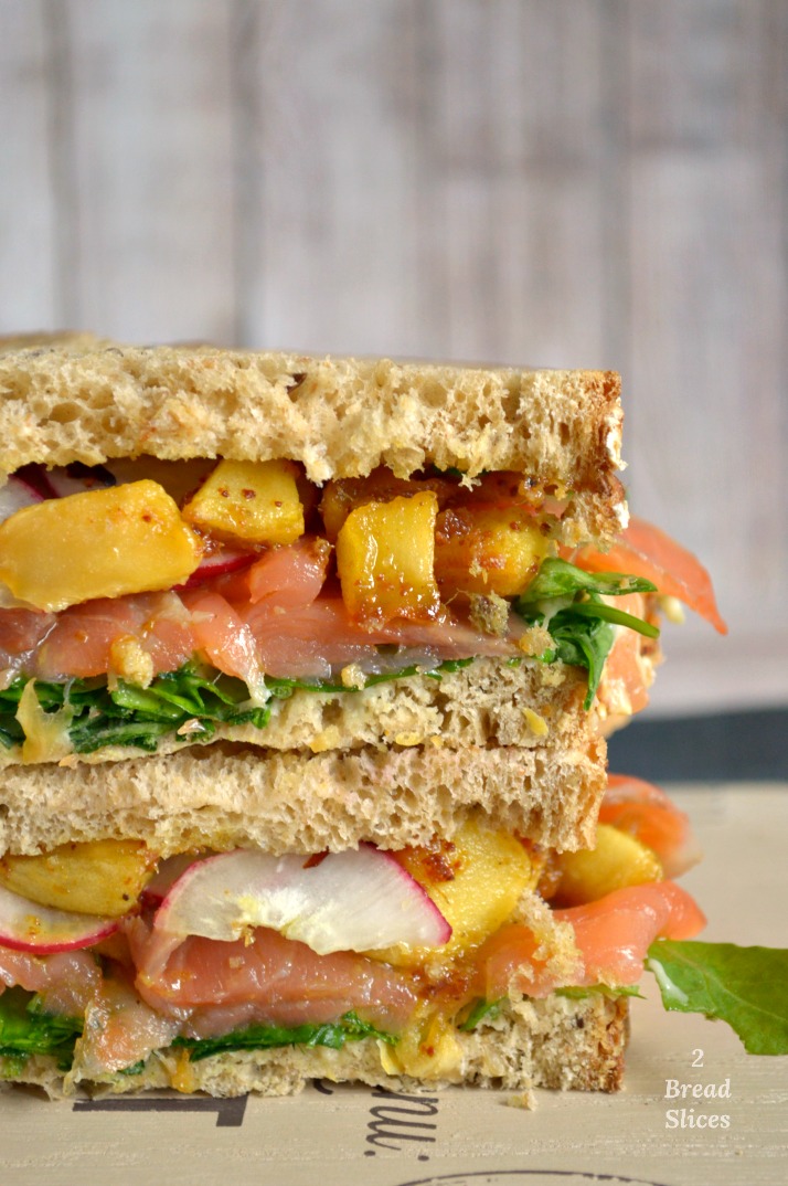 Sandwich de Salmón y Manzana Especiada
