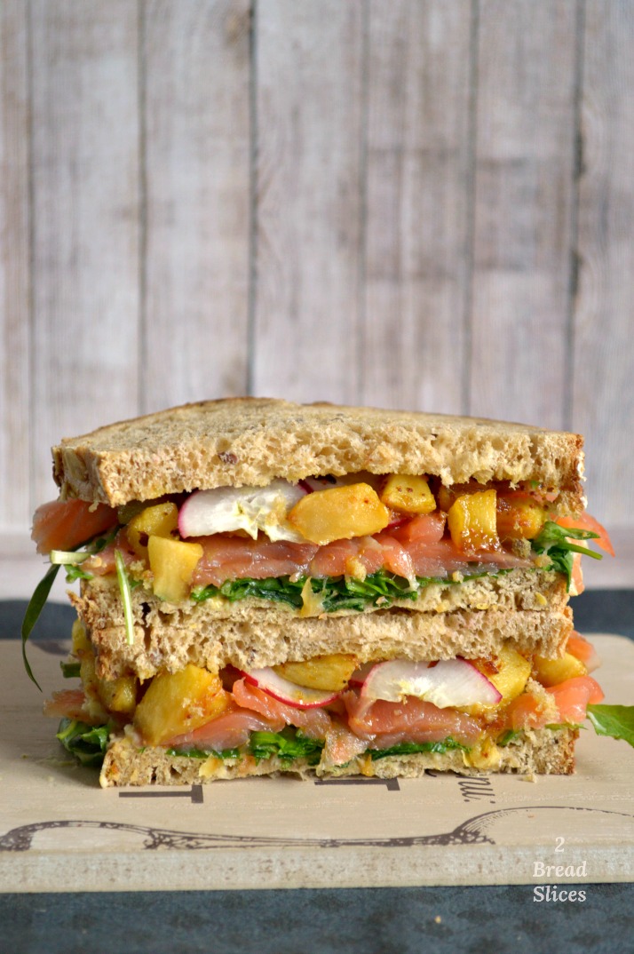 Sandwich de Salmón y Manzana Especiada