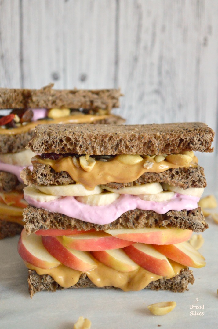 Sandwich de Manzana, Plátano y Mantequilla de Cacahuete