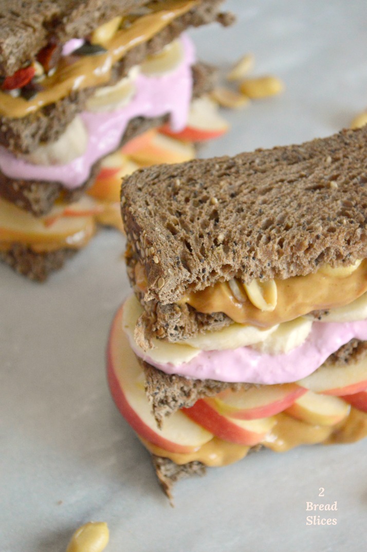 Sandwich de Manzana, Plátano y Mantequilla de Cacahuete