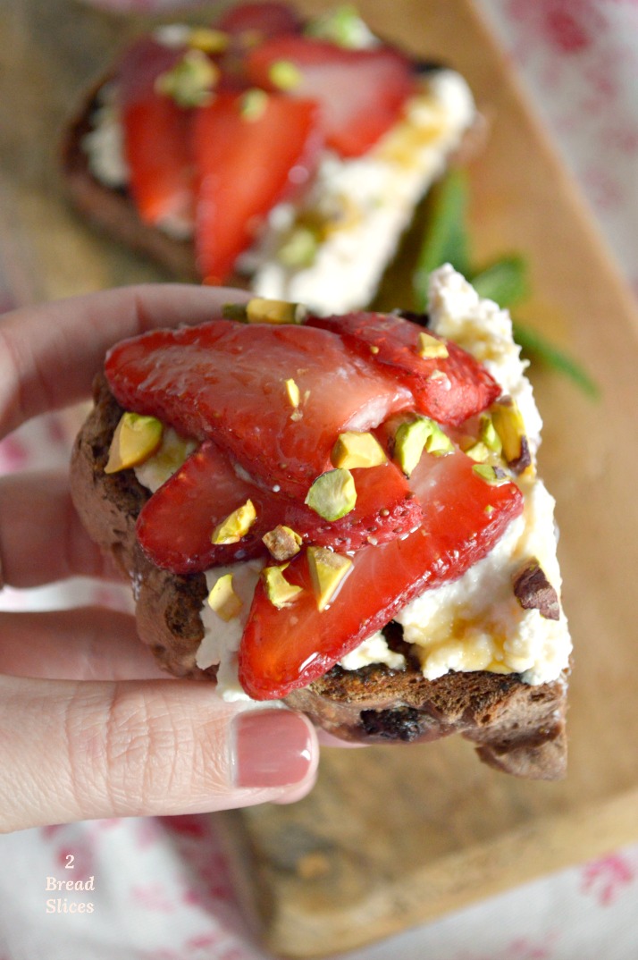 Sandwich de Ricotta y Fresas Asadas