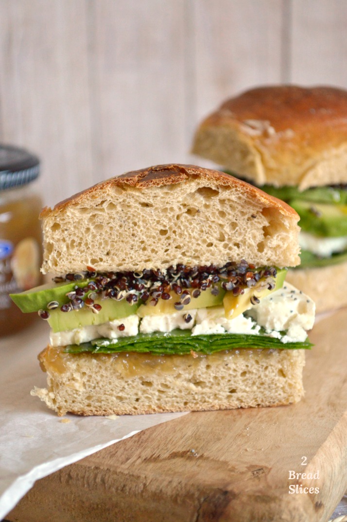 Sandwich de Aguacate y Quinoa Negra