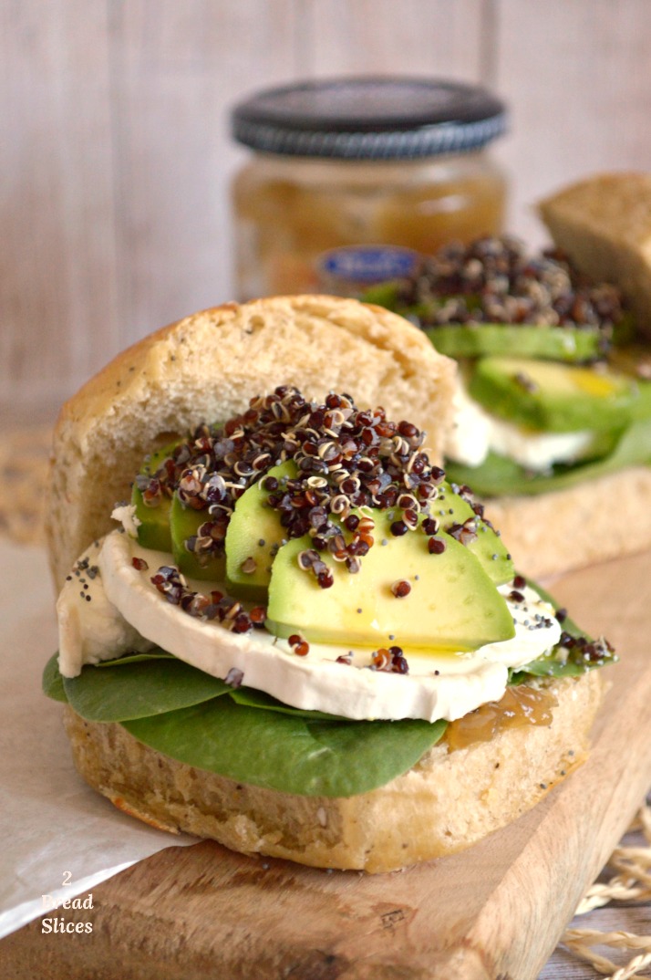 Sandwich de Aguacate y Quinoa Negra