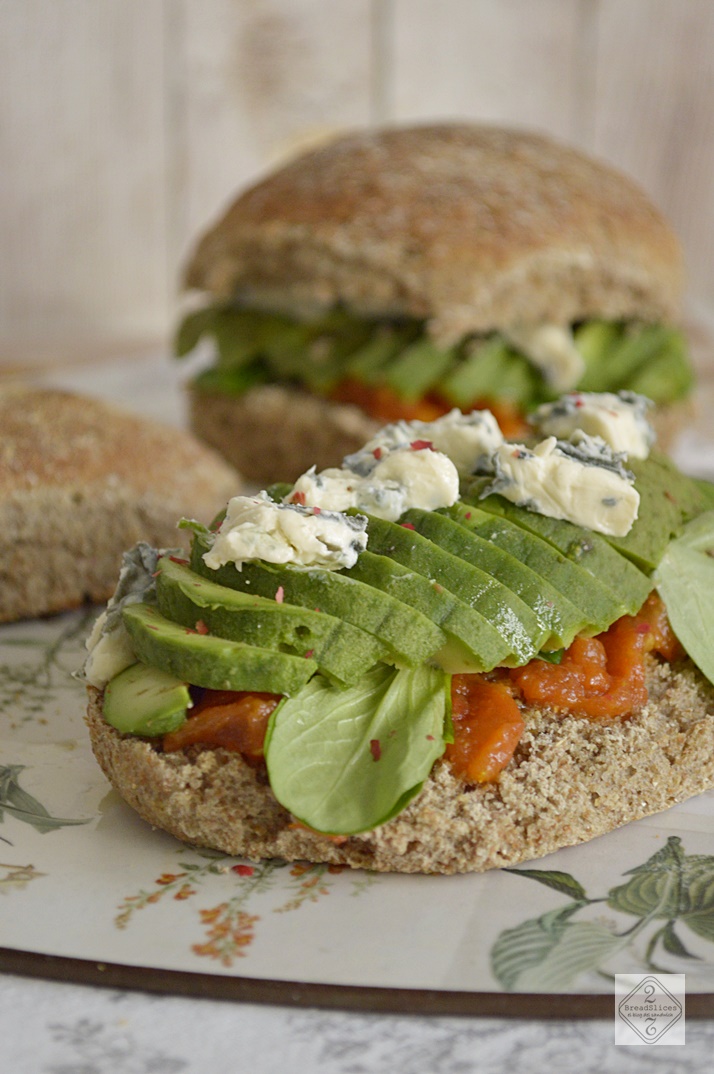 Sandwich de Aguacate y Queso Saint Agur