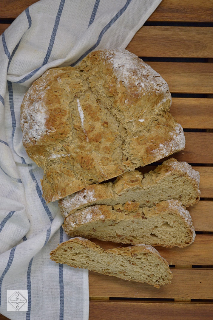 Pan de Soda con Cebolla y Balsámico