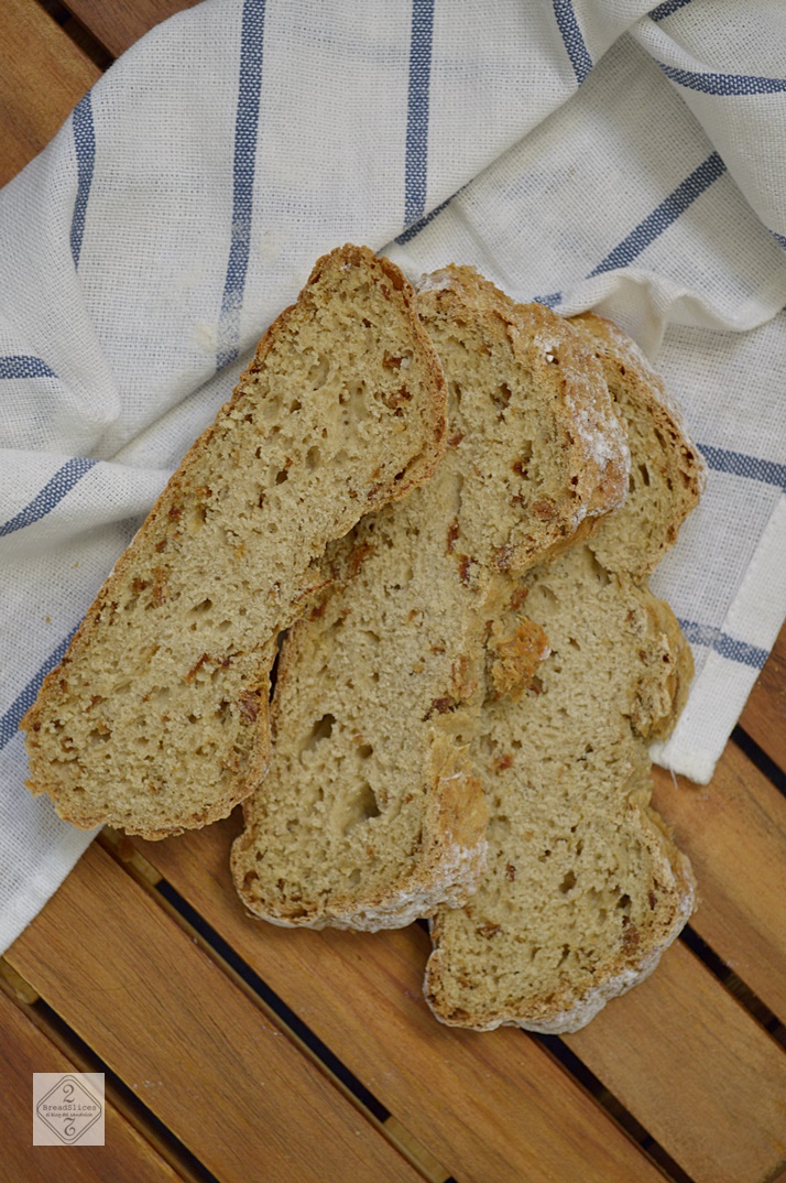 Pan de Soda con Cebolla y Balsámico