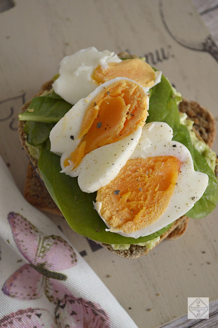 Sandwich de Huevo con Untable de Aguacate y Feta