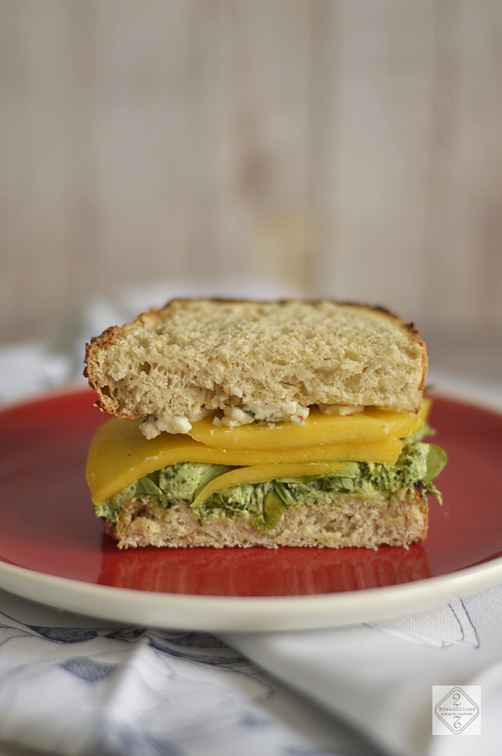 Sandwich de Mango, Rúcula y Roquefort