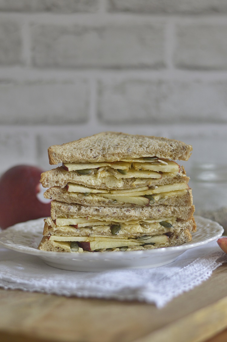 Sandwich de Manzana y Queso Cheddar | 2 BREAD SLICES